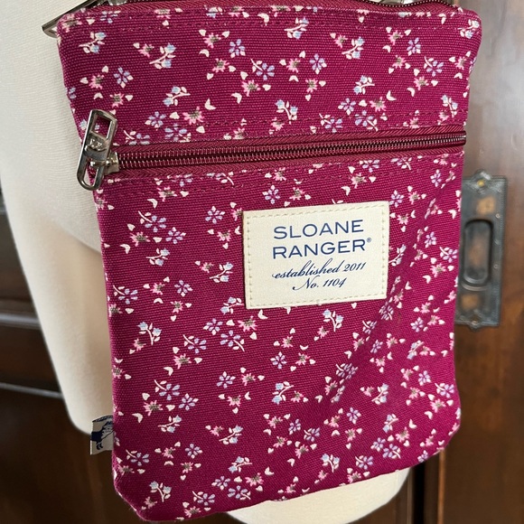 Sloane Ranger Crossbody Bag Small Purse Maroon Red Floral 9x7 - Picture 1 of 6